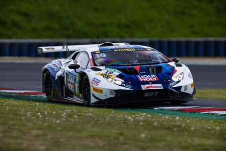 Lamborghini centra la vittoria nella prima gara DTM 2024